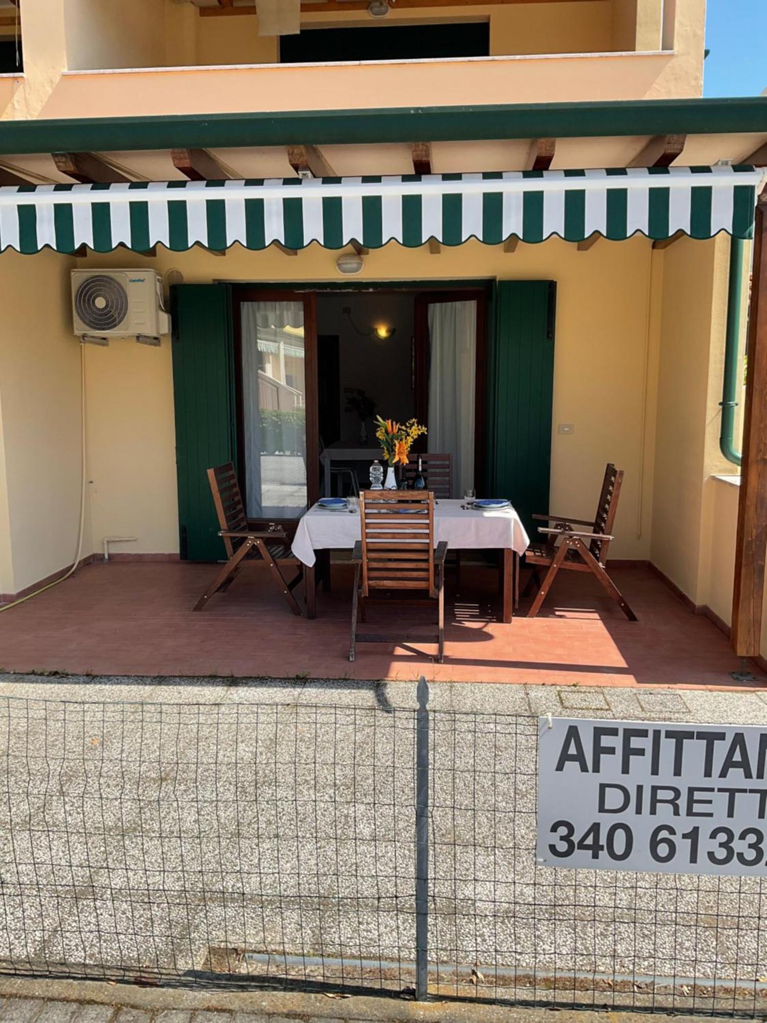 Hotel Apartments Villaggio Dei Fiori 4 Stars Luxury - Great Family Resort - Pet Friendly - With Hypermarket - Delivery Restaurant-Pizzeria - Room Breakfast With Supplement - Ultra Fast Wi-Fi - Play Area For Children - Olympic Swimming Pool - Parking Каорле Экстерьер фото
