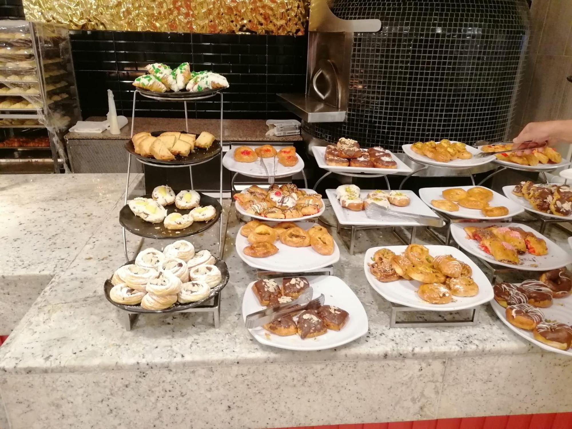 Hotel Apartments Villaggio Dei Fiori 4 Stars Luxury - Great Family Resort - Pet Friendly - With Hypermarket - Delivery Restaurant-Pizzeria - Room Breakfast With Supplement - Ultra Fast Wi-Fi - Play Area For Children - Olympic Swimming Pool - Parking Каорле Экстерьер фото